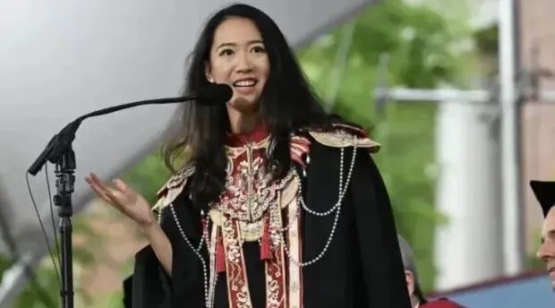 姐、蒋你们背叛了工人阶级开元ky棋牌董小姐、黄小(图6)