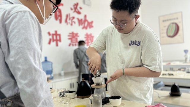 花茶咖活动奏响春日乐章开元棋牌云南保山：春(图2)
