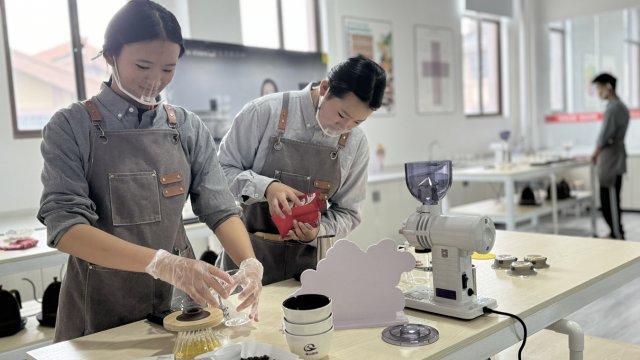 花茶咖活动奏响春日乐章开元棋牌云南保山：春(图4)